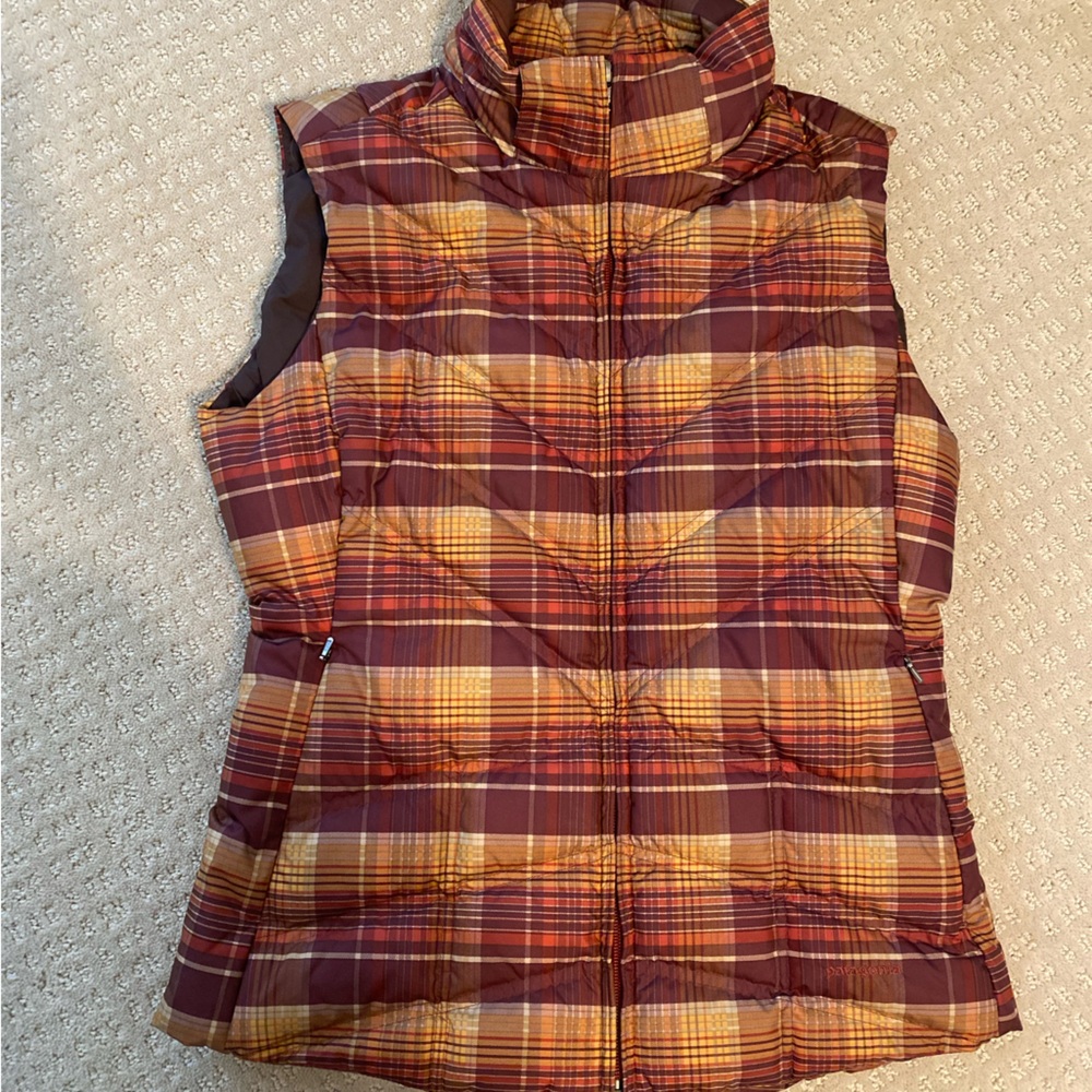 Patagonia W's Down With It Vest Style #28395 size M, Headlands Plaid: Goji Berry
